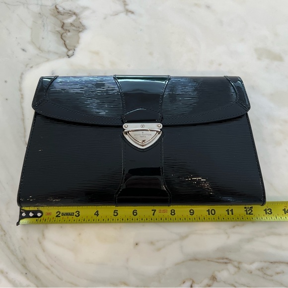 LOUIS VUITTON BLACK PATENT CONVERTIBLE BAG CLUTCH - Picture 11 of 13